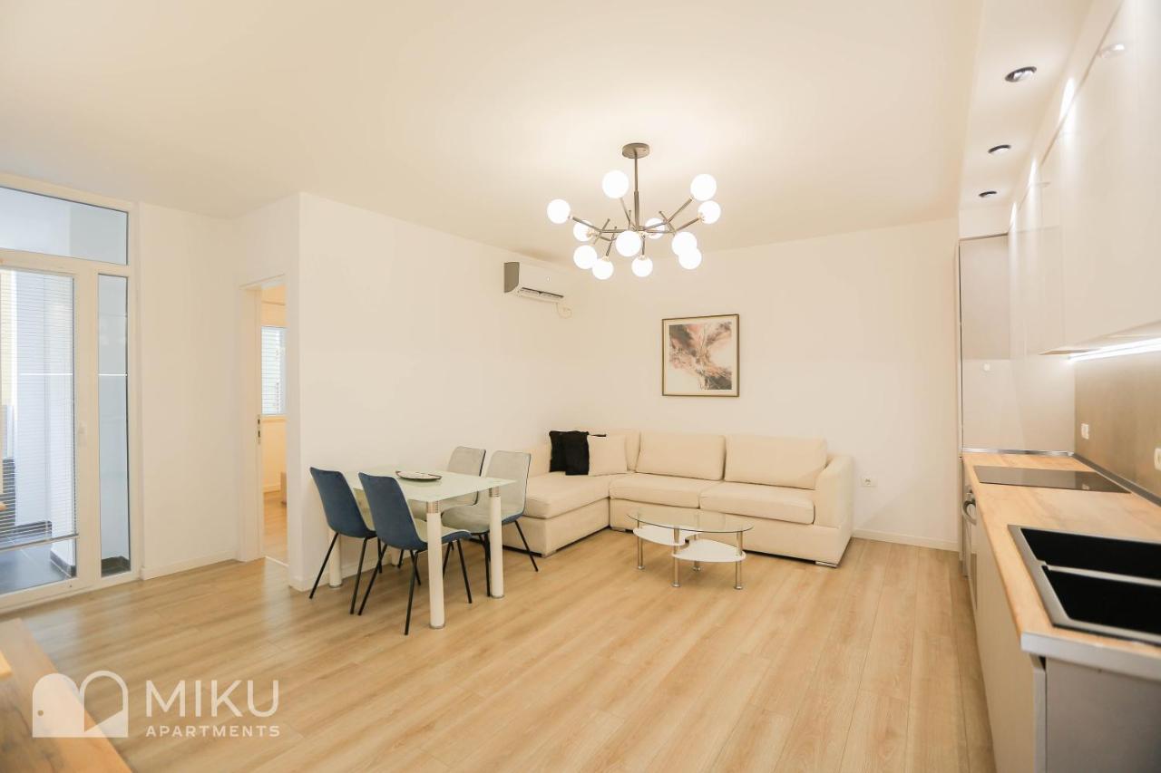 Miku Apartment-Brand New At Wilson Square Tirana Exterior foto