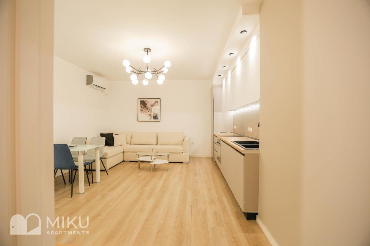 Miku Apartment-Brand New At Wilson Square Tirana Exterior foto